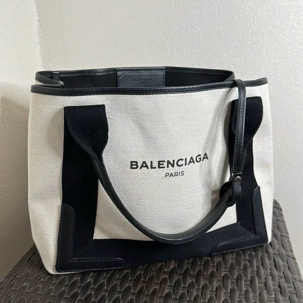 💯Authentic BALENCIAGA Navy Kabas Tote Bag🍀